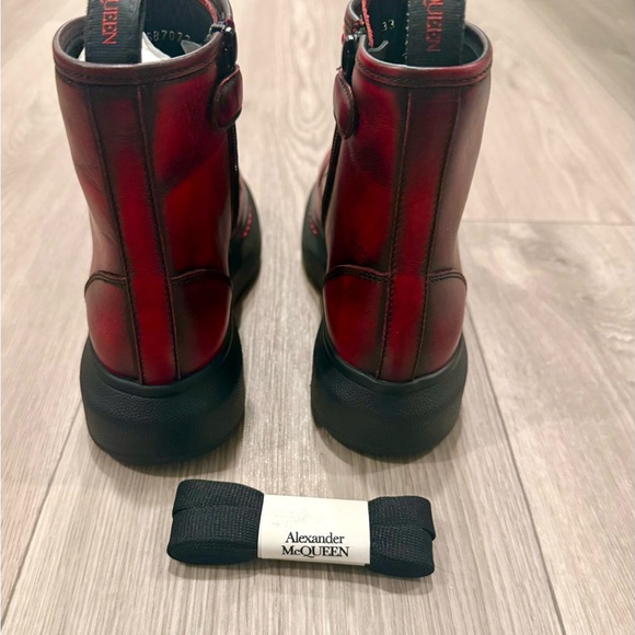 Alexander McQueen Boy’s Leather Lace-Up Boots In Welsh Red. EU 33/US 2. NWT. - Picture 3 of 7